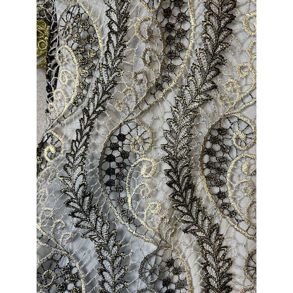 New-Voom by Joy Han Size Medium Vintage Short Sleeve Top Embroidered Designs NWT - Picture 5 of 7